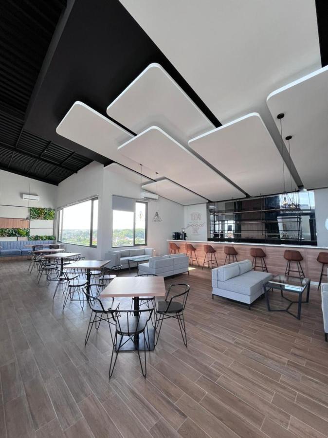Front One King Hotel Tuban Tuban  Екстериор снимка